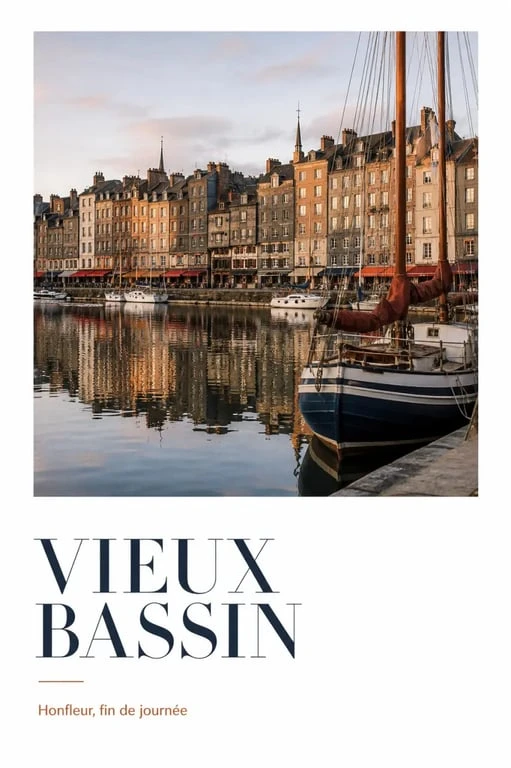 Honfleur que faire : vue du Vieux Bassin avec façades colorées et bateaux amarrés