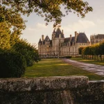 Eu normandie tourisme : Château d’Eu à la golden hour