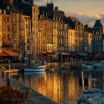 honfleur que faire : Vieux Bassin, quais et reflets dorés