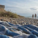 Plages gay en Normandie : rivage discret au coucher du soleil