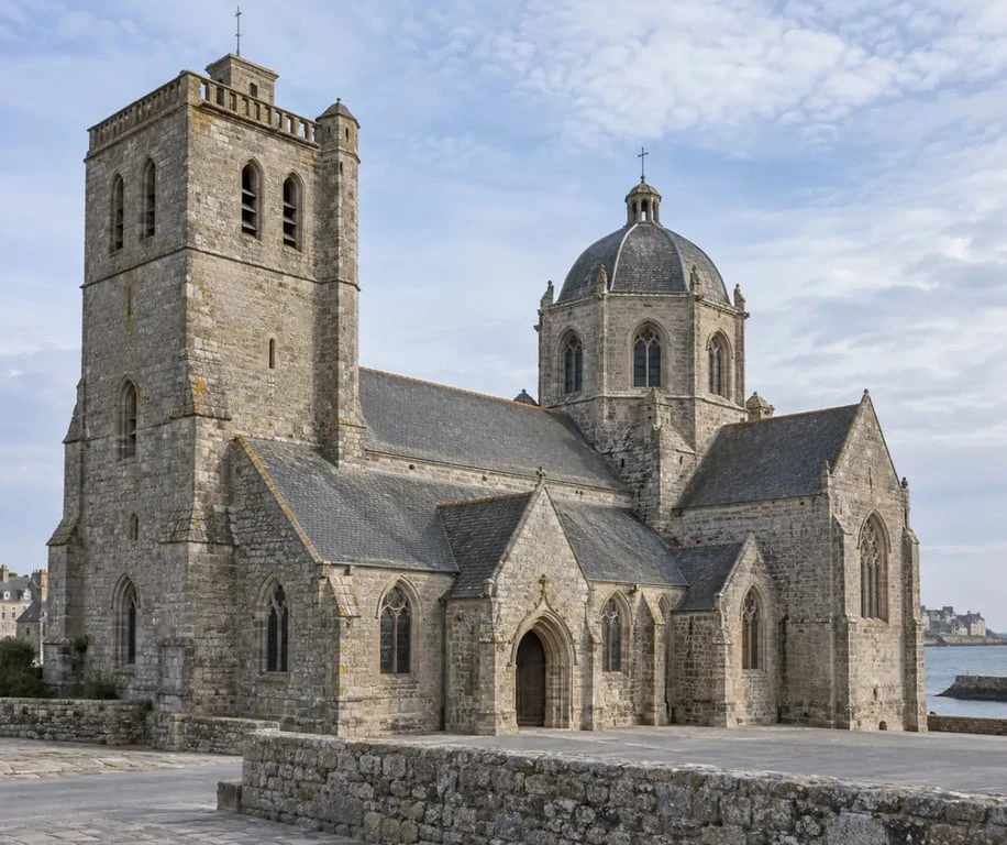 Que faire à Barfleur : visiter l'église Saint-Nicolas