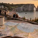 Ou partir en week end en Normandie : Étretat, carte et mer au coucher du soleil